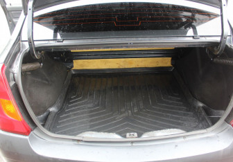 Подержанный автомобиль Renault Logan Sedan 2006 года (16 фото)