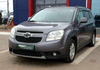 Подержанный автомобиль Chevrolet Orlando 2012 года (3 фото)