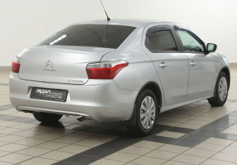 Подержанный автомобиль Citroen C-Elysee 2013 года (4 фото)