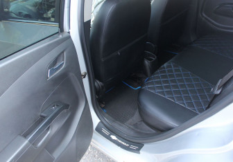 Подержанный автомобиль Chevrolet Aveo Sedan 2012 года (13 фото)