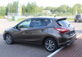 Подержанный автомобиль Nissan Tiida Hatchback 2015 года (5 фото)