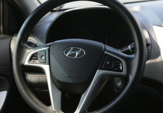 Подержанный автомобиль Hyundai Solaris Sedan 2013 года (16 фото)
