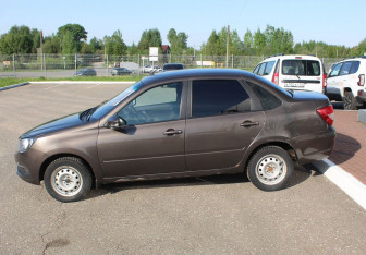 Подержанный автомобиль LADA (ВАЗ) Granta Sedan 2023 года (4 фото)