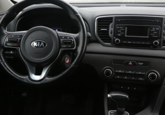 Подержанный автомобиль Kia Sportage 2016 года (14 фото)