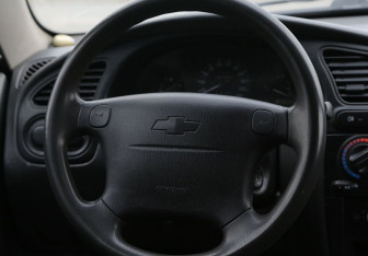 Подержанный автомобиль Chevrolet Lanos 2007 года (16 фото)