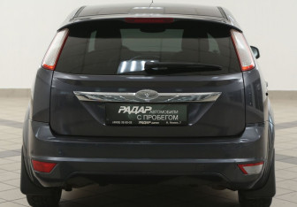Подержанный автомобиль Ford Focus Hatchback 2008 года (3 фото)