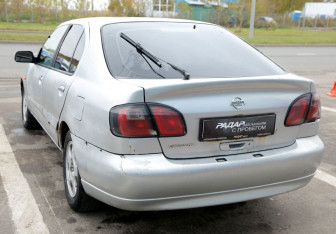Подержанный автомобиль Nissan Primera Sedan 2001 года (4 фото)