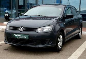 Подержанный автомобиль Volkswagen Polo Sedan 2011 года (3 фото)