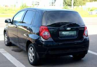 Подержанный автомобиль Chevrolet Aveo Hatchback 2010 года (4 фото)