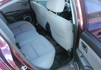Подержанный автомобиль Mazda 3 Sedan 2007 года (12 фото)