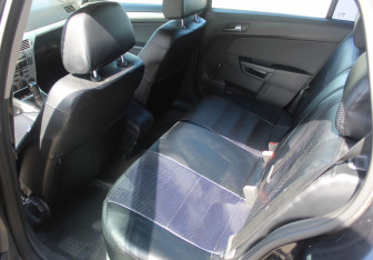Подержанный автомобиль Opel Astra Wagon 2007 года (12 фото)