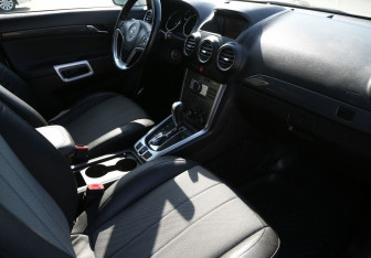 Подержанный автомобиль Opel Antara 2014 года (9 фото)