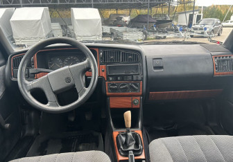 Подержанный автомобиль Volkswagen Passat Sedan 1989 года (13 фото)