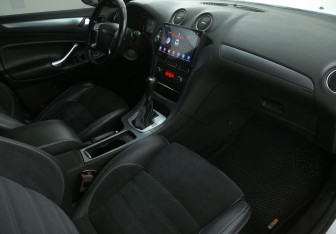Подержанный автомобиль Ford Mondeo Sedan 2013 года (9 фото)