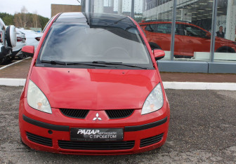 Подержанный автомобиль Mitsubishi Colt Hatchback 2008 года (2 фото)