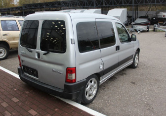 Подержанный автомобиль Citroen Berlingo 2008 года (7 фото)