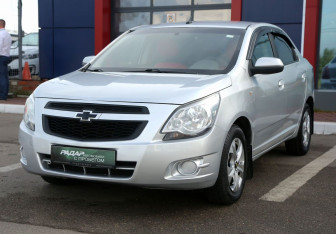 Подержанный автомобиль Chevrolet Cobalt Sedan 2013 года (3 фото)