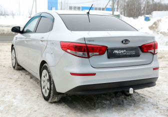 Подержанный автомобиль Kia Rio Sedan 2015 года (4 фото)
