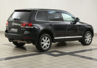 Подержанный автомобиль Volkswagen Touareg 2007 года (4 фото)
