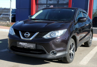 Подержанный автомобиль Nissan Qashqai 2014 года (3 фото)