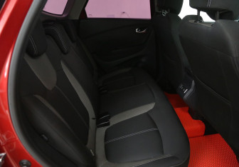 Подержанный автомобиль Renault Kaptur 2020 года (11 фото)