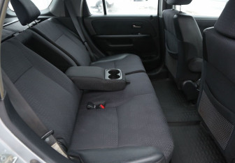 Подержанный автомобиль Honda CR-V 2004 года (11 фото)