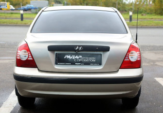 Подержанный автомобиль Hyundai Elantra Sedan 2006 года (5 фото)
