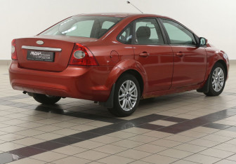 Подержанный автомобиль Ford Focus Sedan 2008 года (4 фото)