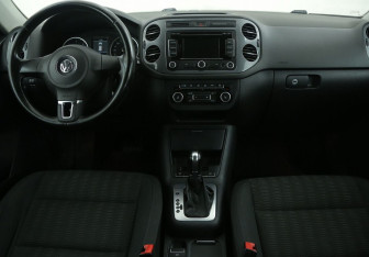Подержанный автомобиль Volkswagen Tiguan 2012 года (12 фото)