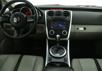 Подержанный автомобиль Mazda CX-7 2008 года (12 фото)