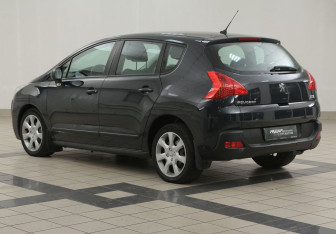 Подержанный автомобиль Peugeot 3008 2011 года (2 фото)