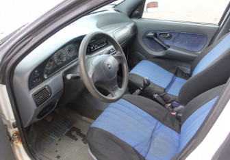 Подержанный автомобиль Fiat Palio Wagon 2000 года (10 фото)