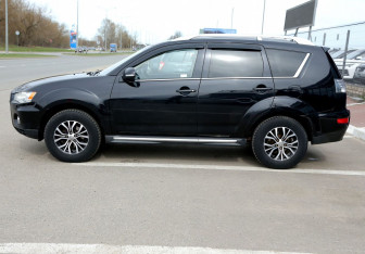 Подержанный автомобиль Mitsubishi Outlander 2010 года (8 фото)