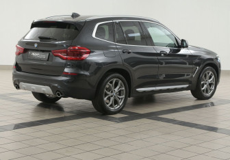 Подержанный автомобиль BMW X3 2018 года (4 фото)