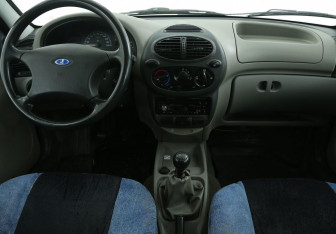 Подержанный автомобиль LADA (ВАЗ) Kalina Wagon 2010 года (12 фото)