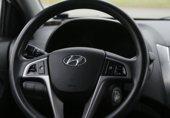 Подержанный автомобиль Hyundai Solaris Sedan 2016 года (16 фото)