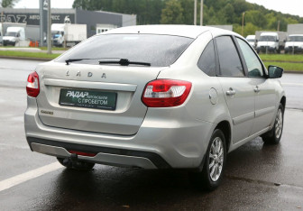 Подержанный автомобиль LADA (ВАЗ) Granta Hatchback 2018 года (6 фото)