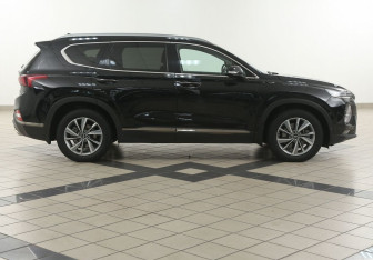 Подержанный автомобиль Hyundai Santa Fe 2019 года (5 фото)