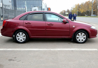 Подержанный автомобиль Daewoo Gentra Sedan 2014 года (7 фото)