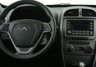 Подержанный автомобиль Chery Tiggo (T11) 2014 года (14 фото)