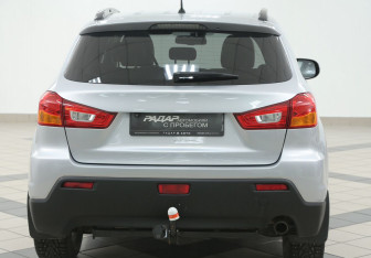 Подержанный автомобиль Mitsubishi ASX 2011 года (3 фото)