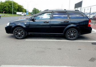 Подержанный автомобиль Chevrolet Lacetti Wagon 2008 года (8 фото)