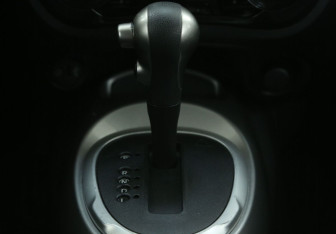 Подержанный автомобиль Nissan Juke 2012 года (15 фото)