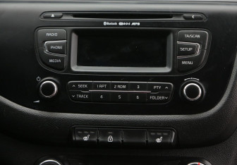 Подержанный автомобиль Kia Ceed Hatchback 2013 года (13 фото)