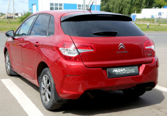 Подержанный автомобиль Citroen C4 Hatchback 2011 года (4 фото)