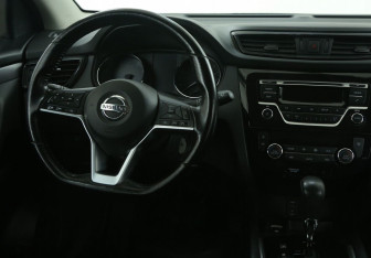 Подержанный автомобиль Nissan Qashqai 2021 года (14 фото)