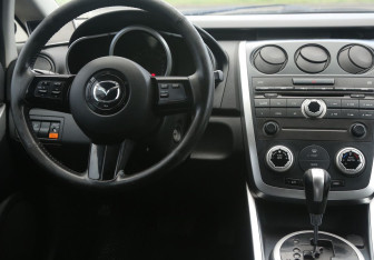 Подержанный автомобиль Mazda CX-7 2007 года (14 фото)
