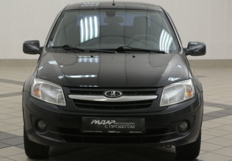 Подержанный автомобиль LADA (ВАЗ) Granta Sedan 2013 года (6 фото)