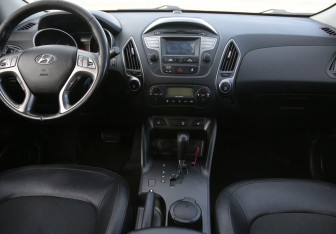 Подержанный автомобиль Hyundai ix35 2015 года (12 фото)