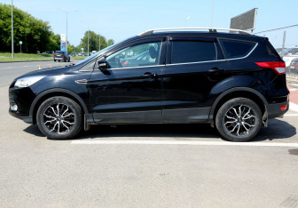 Подержанный автомобиль Ford Kuga 2016 года (8 фото)